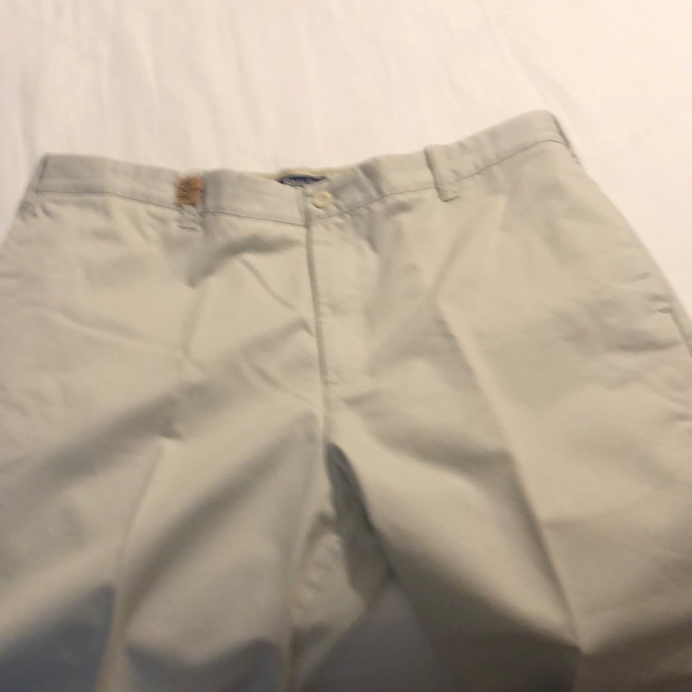 Men’s khaki pants